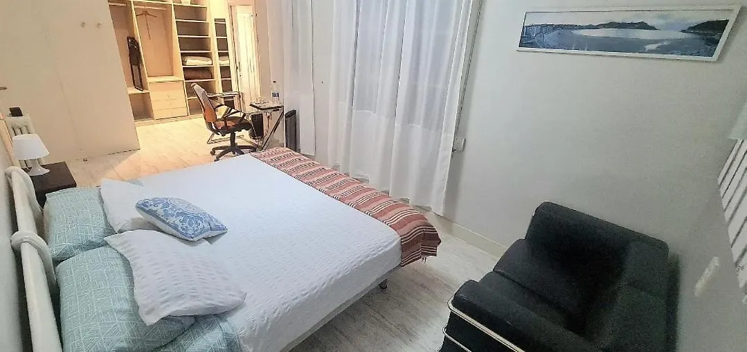 Habitacion Amplia Con Bano Privado A Pasos De La Playa, En Piso Compartido San Sebastián